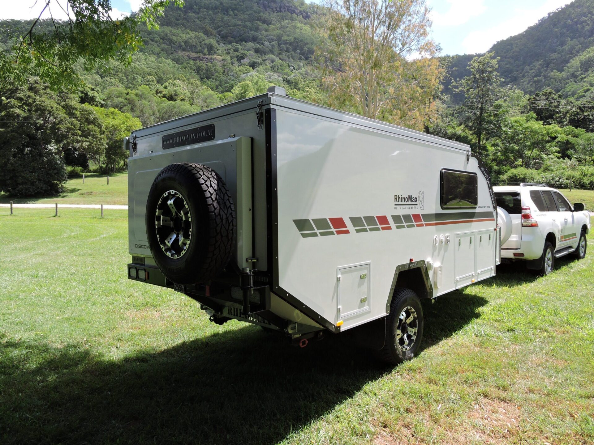 What is a hybrid camper